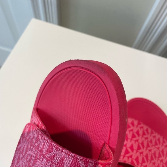 Pink Michael Kors woman’s slides - Picture 3 of 5